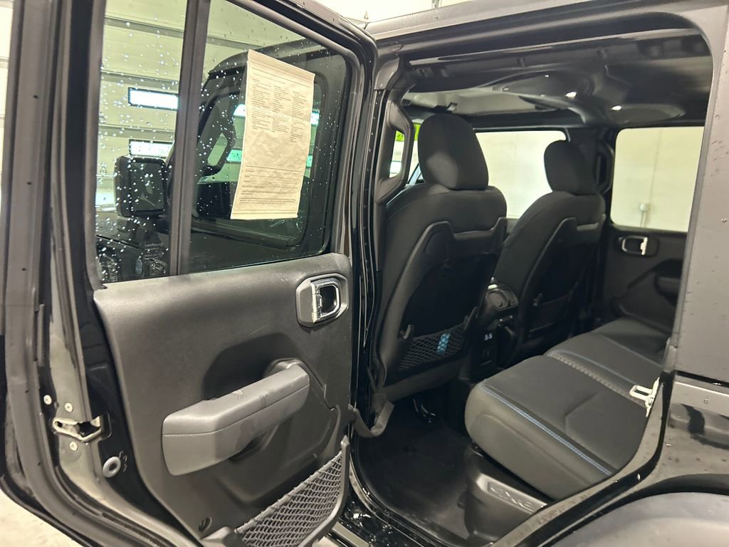 Certified 2025 Jeep Wrangler Unlimited Rubicon 4xe w/ Convenience Group AWD/4WD image 30