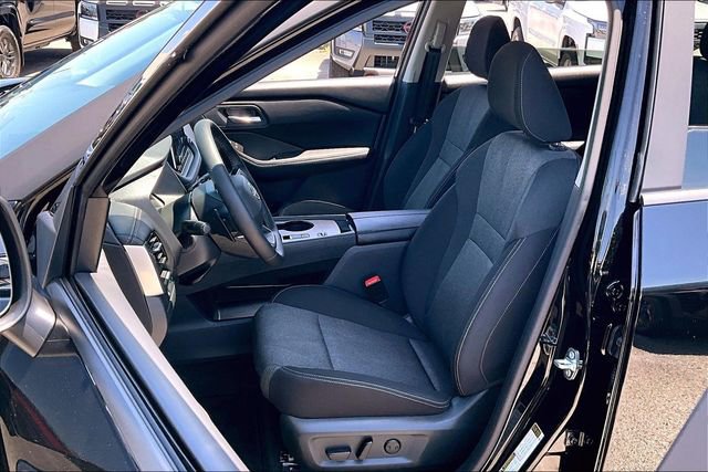 Certified 2026 Nissan Rogue SV FWD image 18
