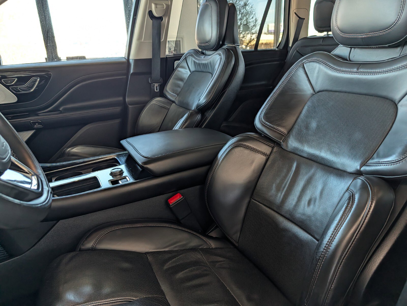 Used 2020 Lincoln Aviator Reserve w/ Equipment Group 202A image 8