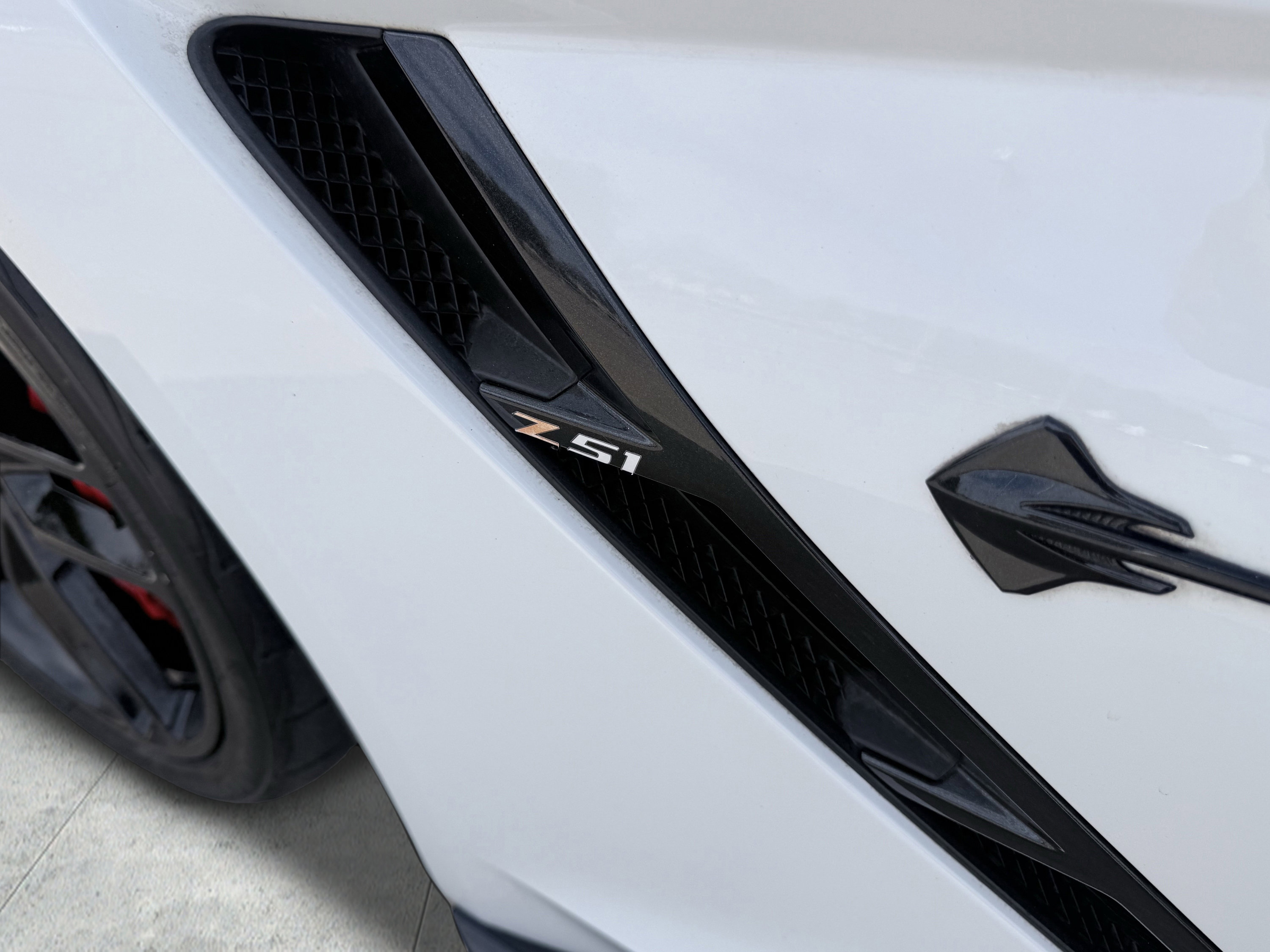 Used 2017 Chevrolet Corvette Z51 1LT w/ Carbon Flash Badge Package image 11