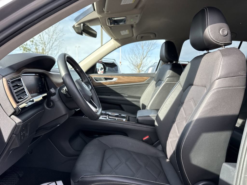Used 2024 Volkswagen Atlas SE image 16