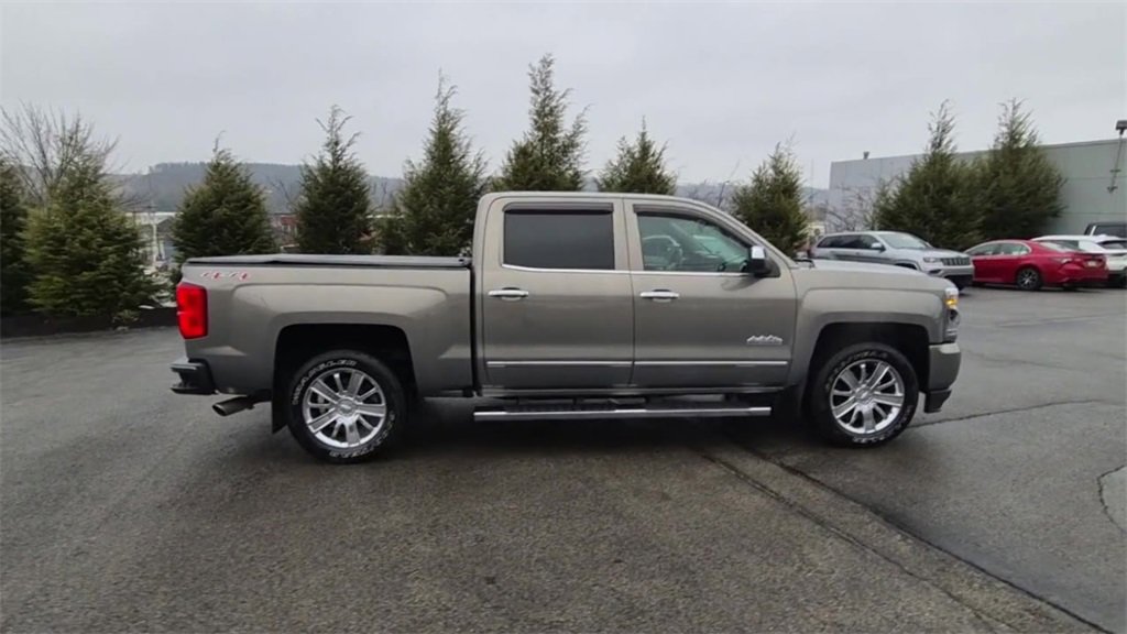 Used 2017 Chevrolet Silverado 1500 High Country image 2