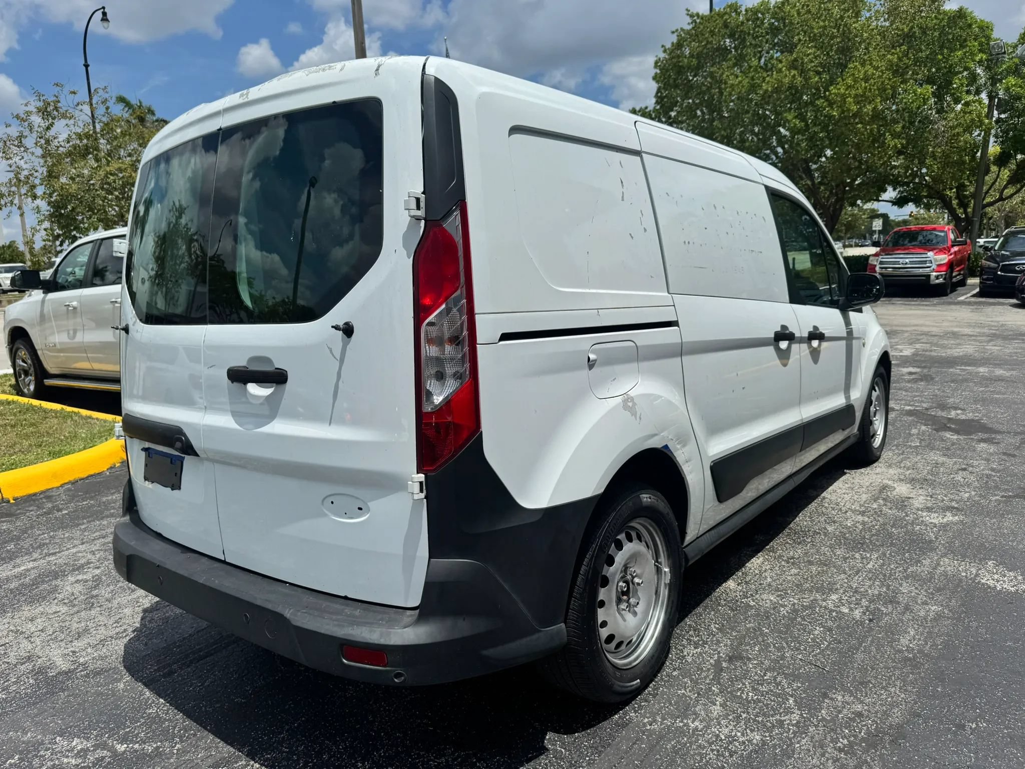 Used 2020 Ford Transit Connect XL FWD image 5