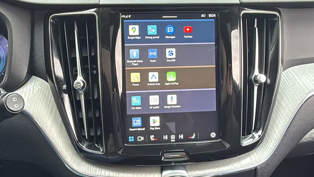 Certified 2025 Volvo XC60 B5 Plus image 17