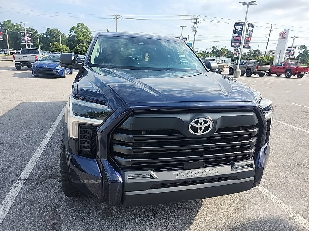Used 2022 Toyota Tundra SR5 w/ SR5 Premium Package AWD/4WD image 22