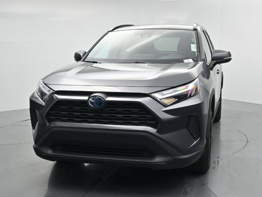 Used 2024 Toyota RAV4 XLE AWD/4WD image 3