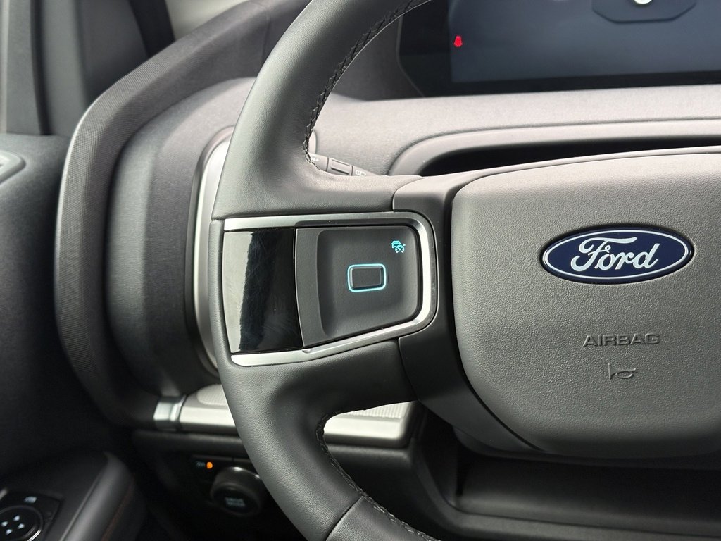 Certified 2025 Ford Expedition Active image 26