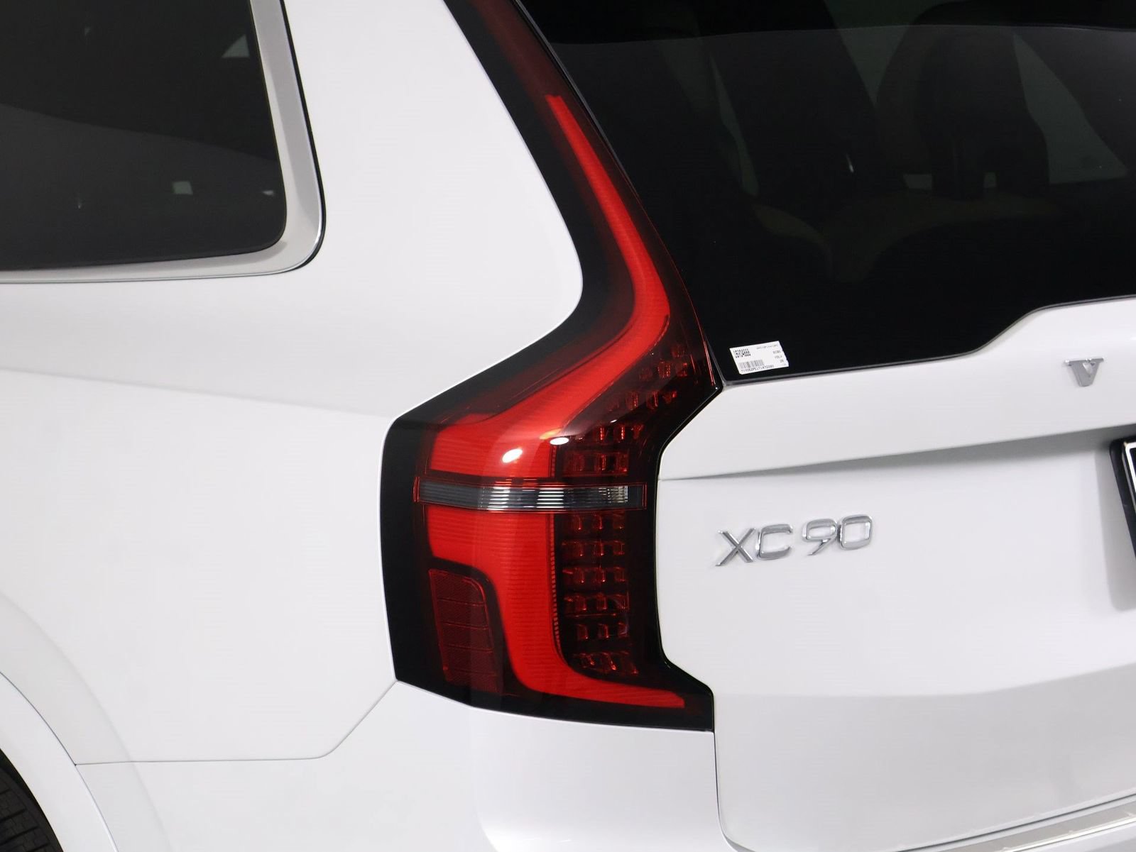 Certified 2026 Volvo XC90 B6 Plus w/ Protection Package AWD/4WD image 18