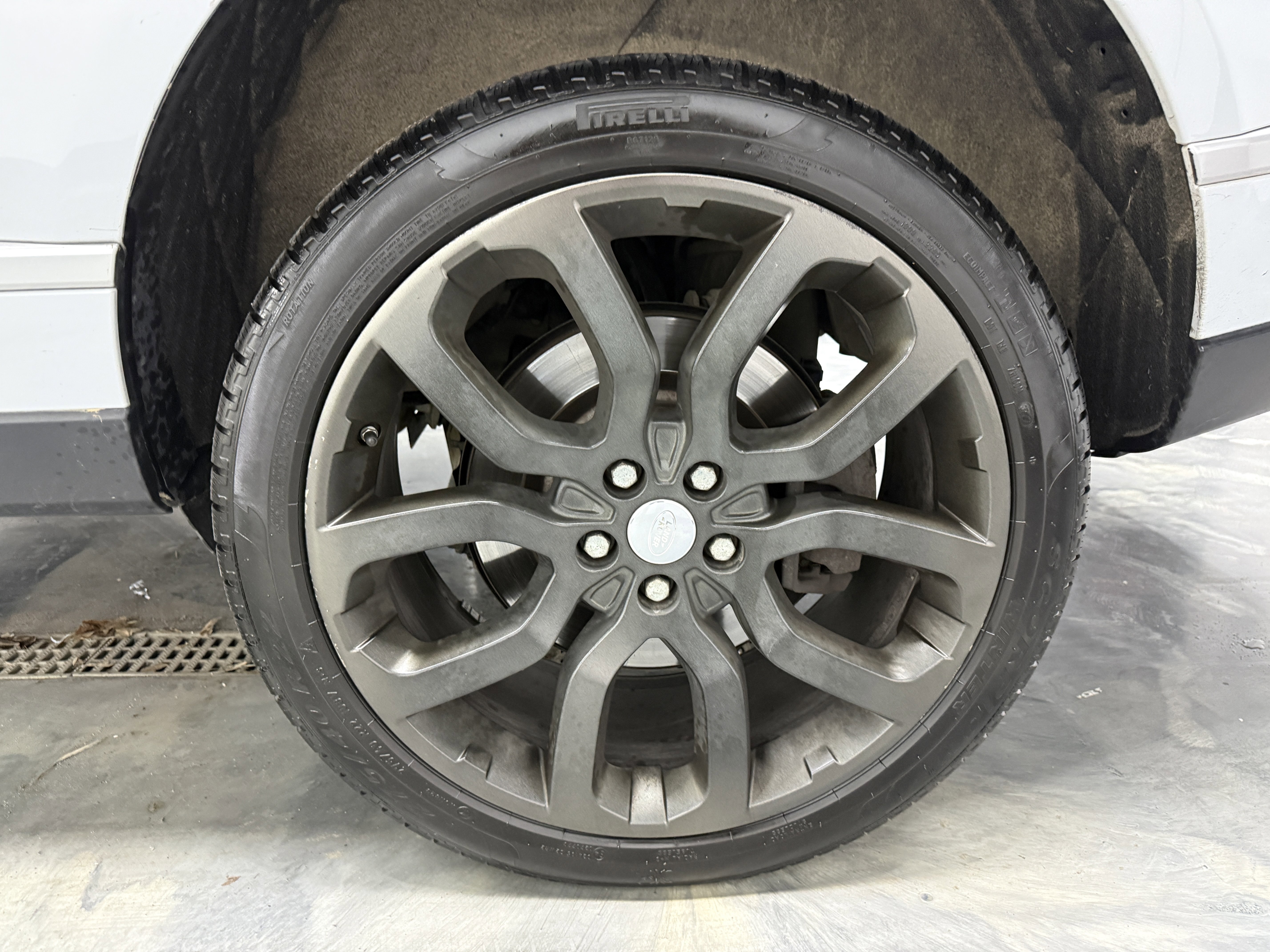 Used 2017 Land Rover Range Rover HSE image 27