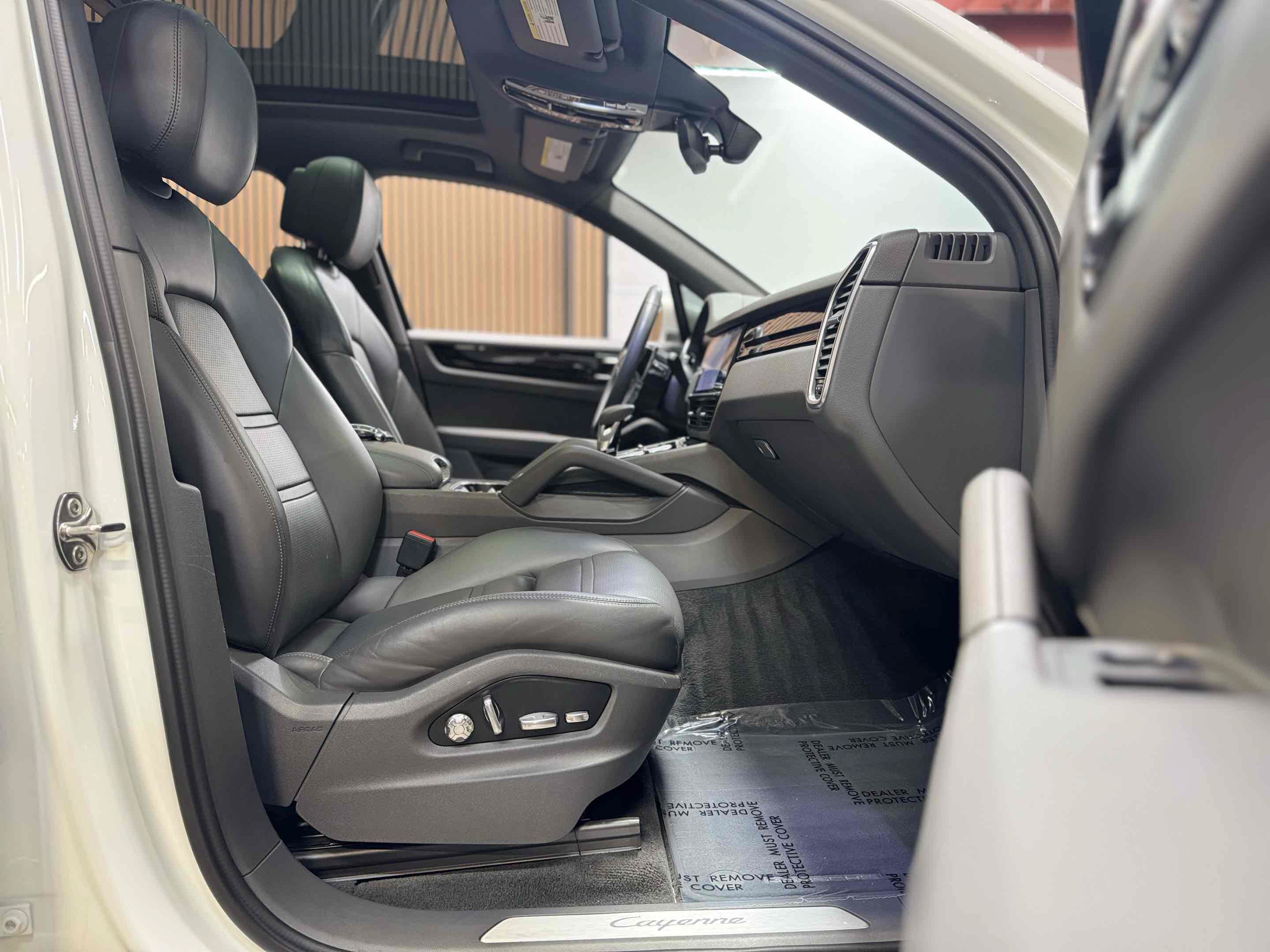 Used 2019 Porsche Cayenne AWD/4WD image 37