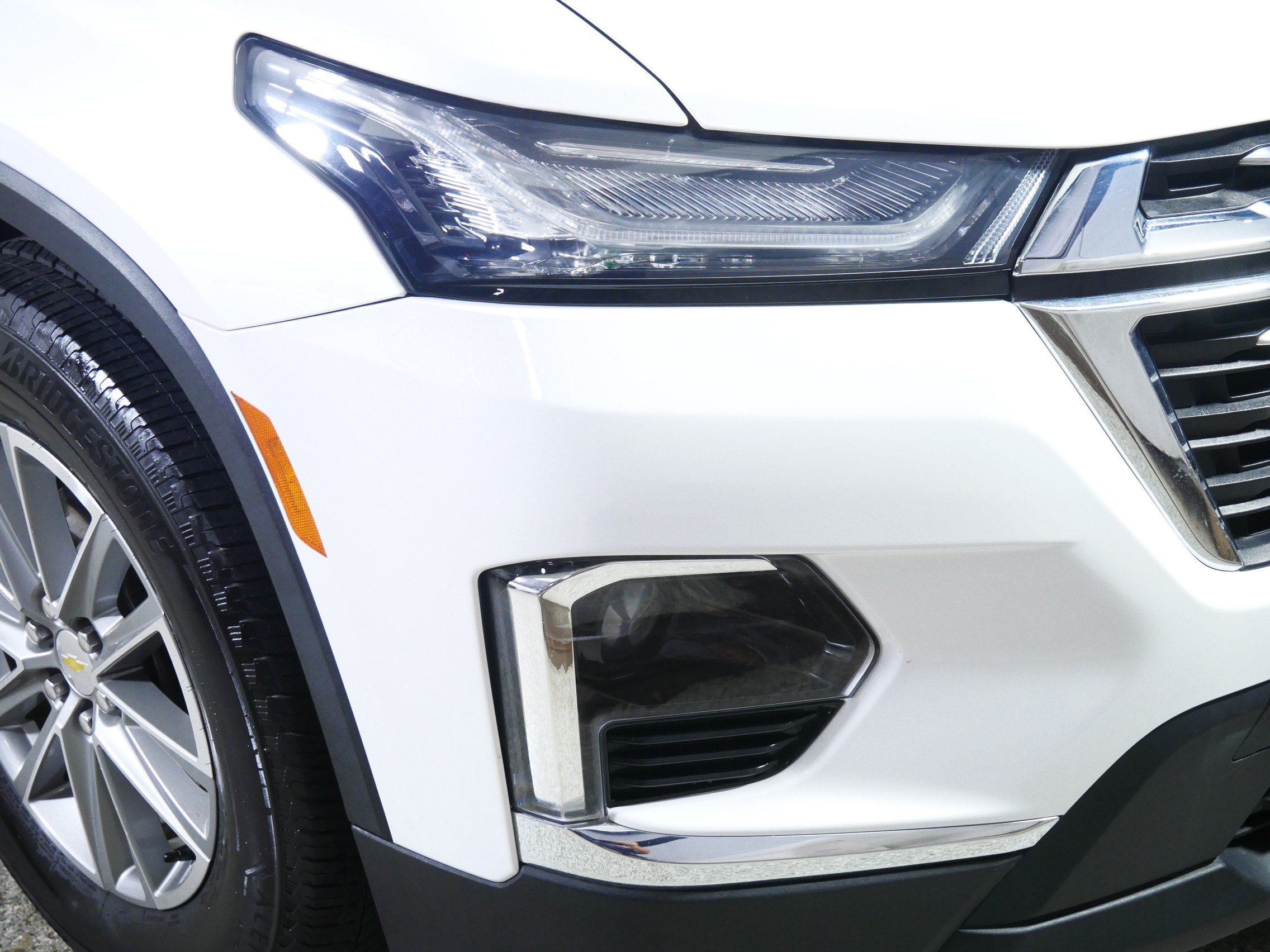 Used 2023 Chevrolet Traverse LT FWD image 16