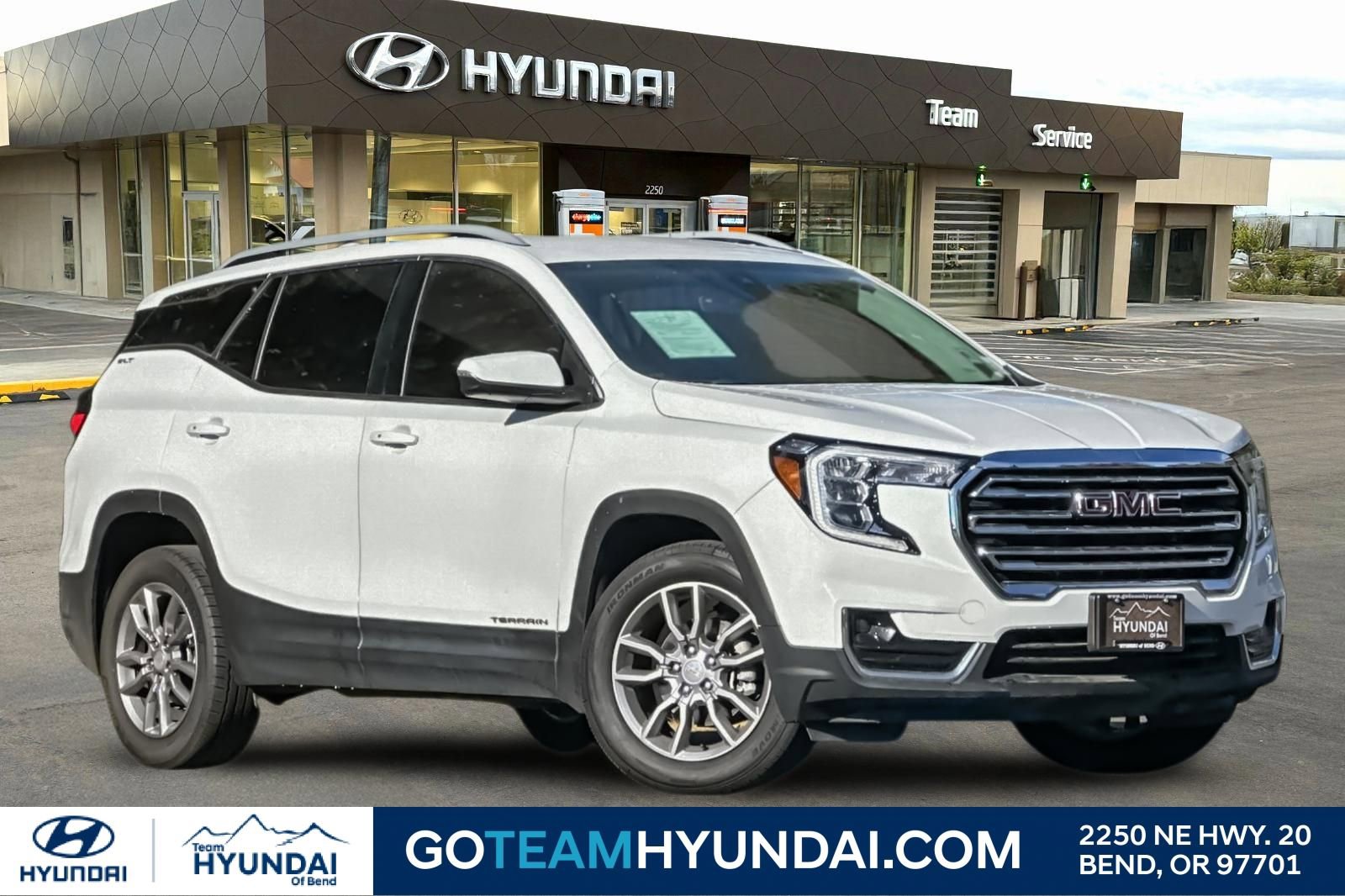 Used 2024 GMC Terrain SLT