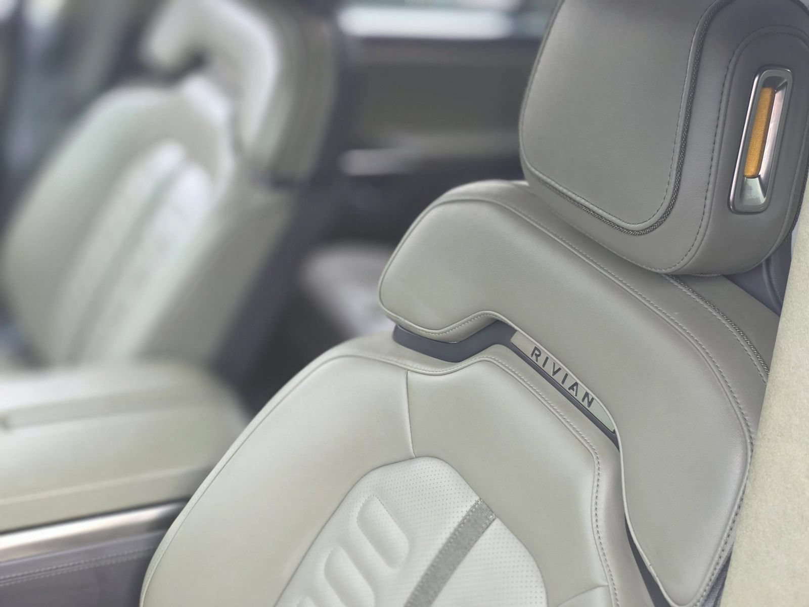 Used 2023 Rivian R1S Launch Edition Quad AWD/4WD image 27