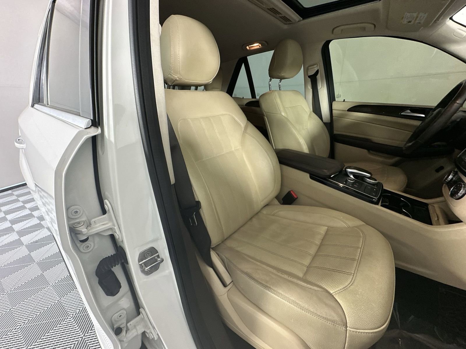 Used 2019 Mercedes-Benz GLE 400 4MATIC image 27