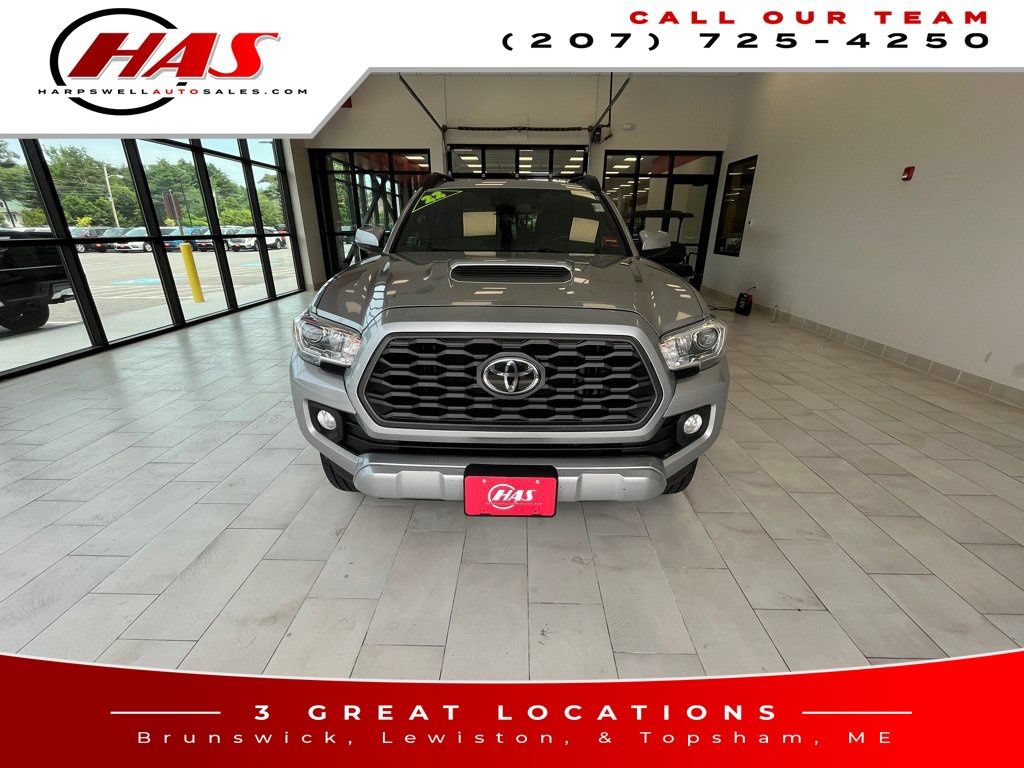 Used 2022 Toyota Tacoma TRD Sport w/ Technology Package AWD/4WD image 9