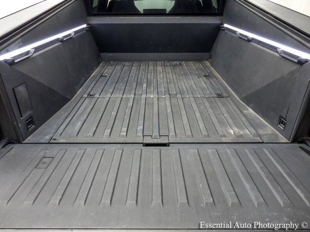 Used 2024 Tesla Cybertruck AWD Crew Cab image 37