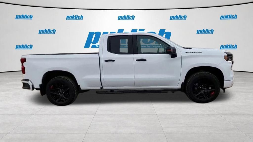 Certified 2024 Chevrolet Silverado 1500 RST w/ Redline Edition AWD/4WD image 9