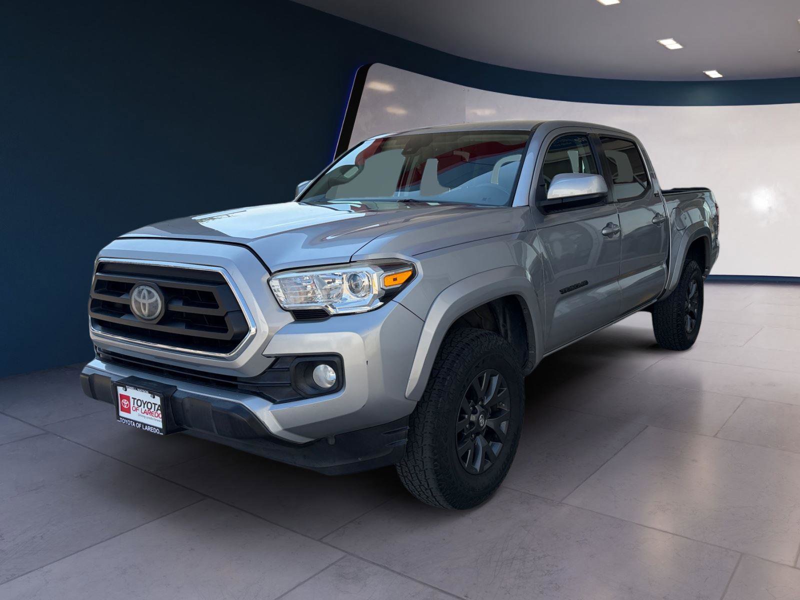 Used 2020 Toyota Tacoma SR5 w/ SR5 Appearance Package (SM) image 1