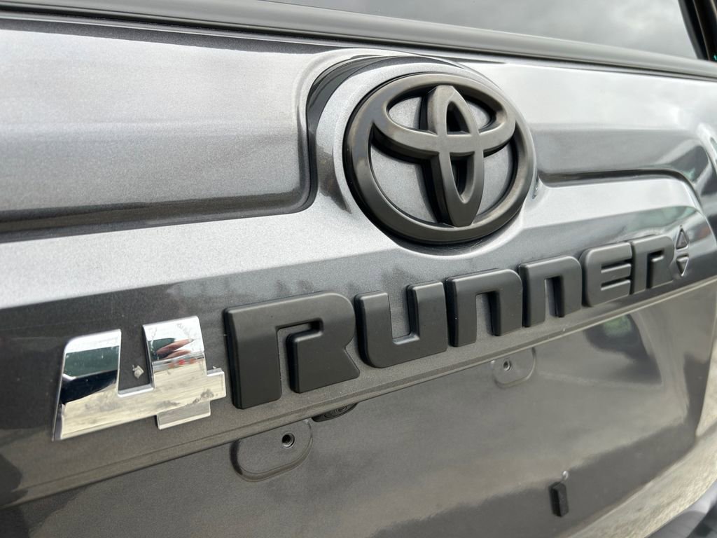 Used 2022 Toyota 4Runner SR5 Premium image 32