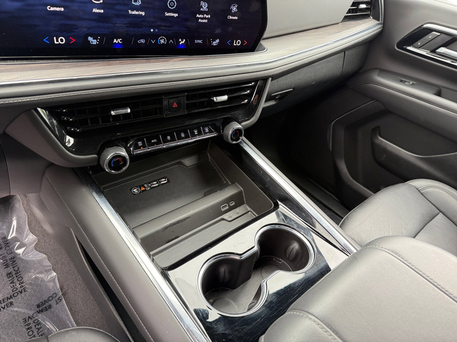 Used 2025 Chevrolet Tahoe Z71 image 13