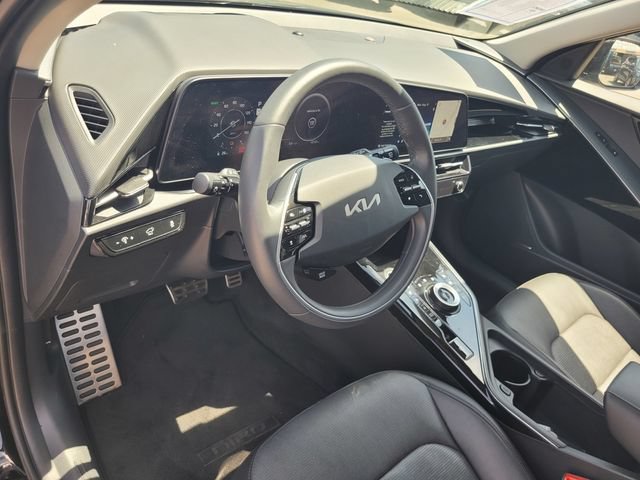 Used 2024 Kia Niro Wave w/ Wave Preserve Package FWD image 9