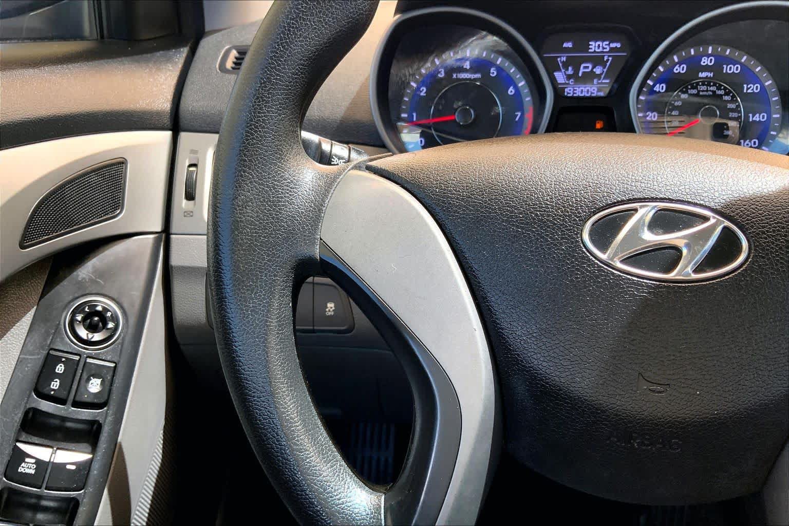 Used 2014 Hyundai Elantra SE FWD image 22