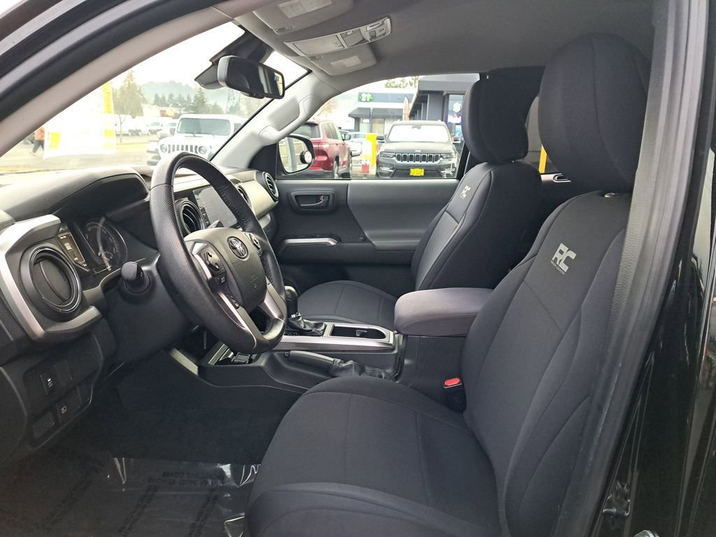 Used 2022 Toyota Tacoma TRD Sport image 12