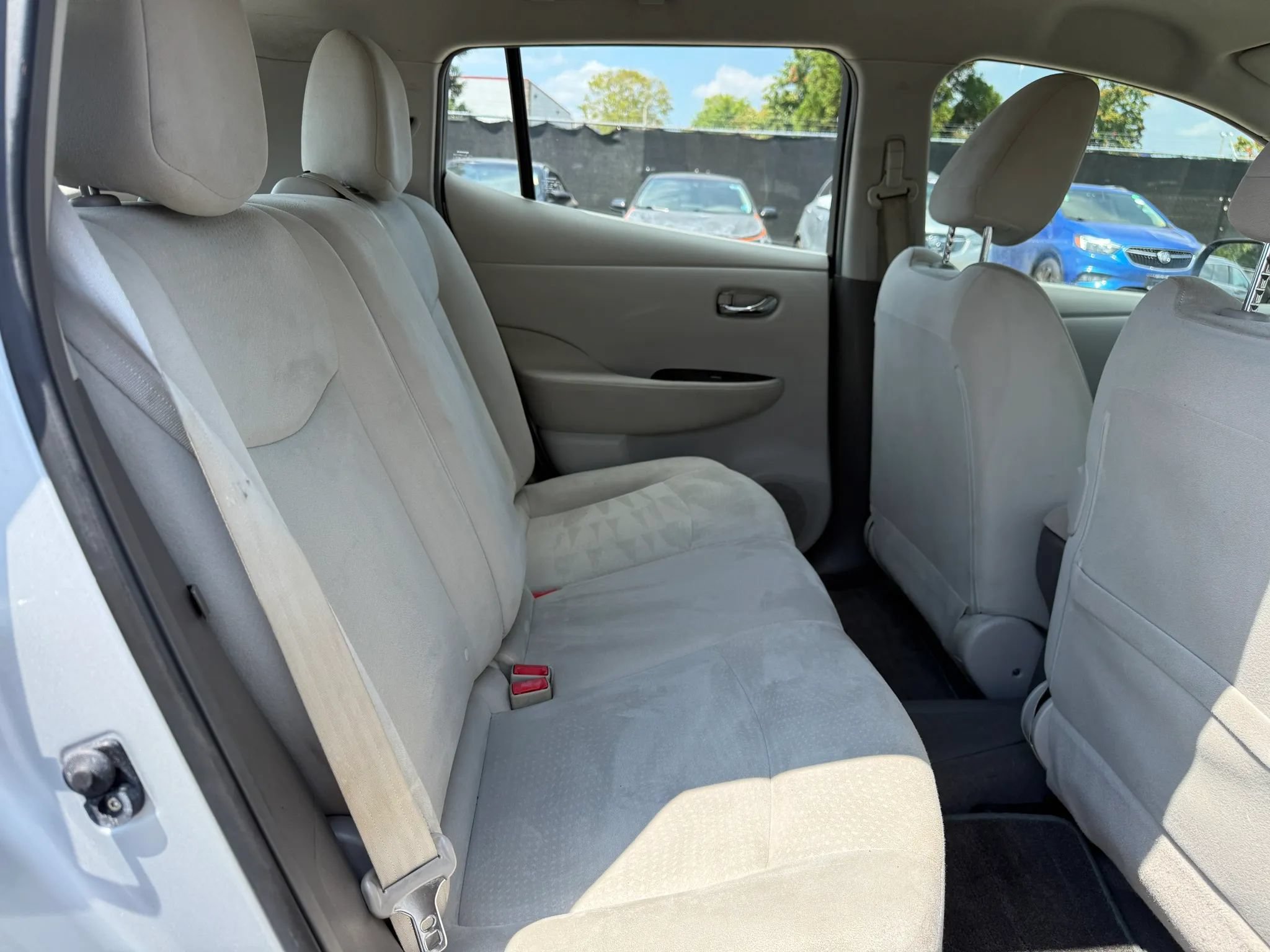 Used 2012 Nissan Leaf SL w/ Recycling/Organizational Pkg FWD image 20