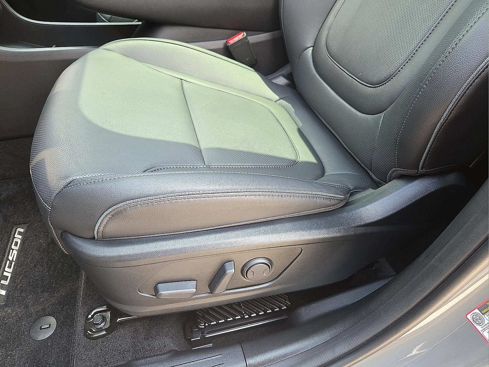 Used 2026 Hyundai Tucson Limited AWD/4WD image 21
