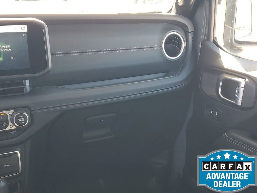 Used 2024 Jeep Wrangler Sahara image 27