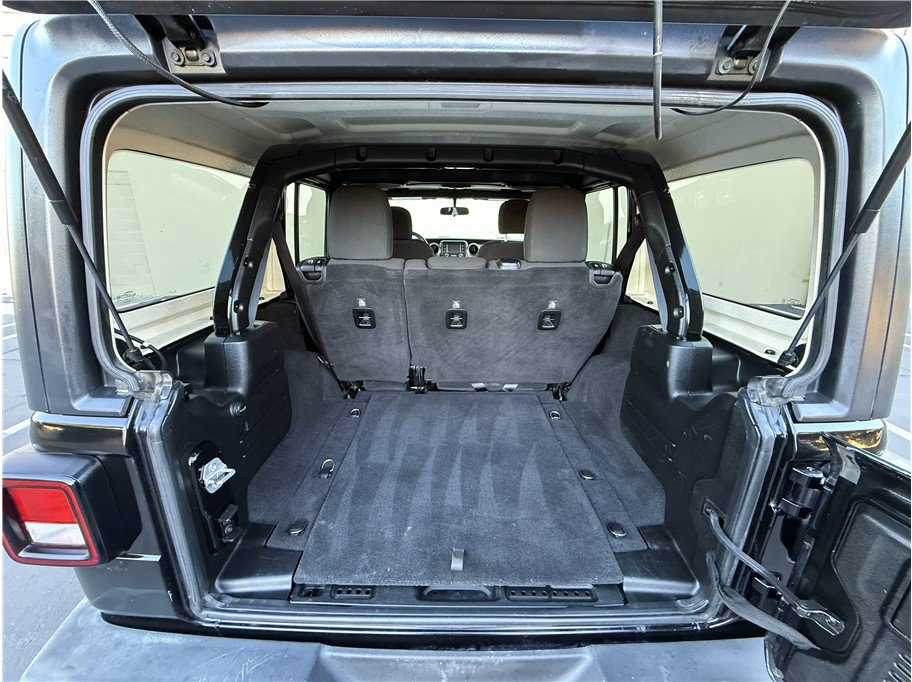 Used 2018 Jeep Wrangler Unlimited Sport AWD/4WD image 22