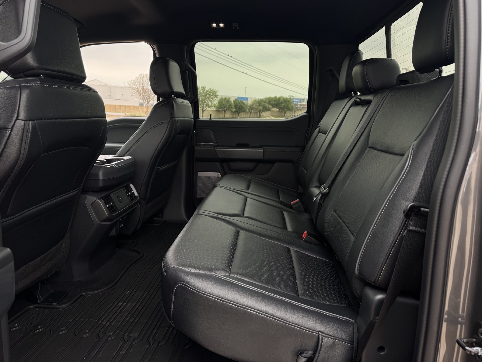 Used 2025 Ford F150 Lariat w/ Equipment Group 501A Mid AWD/4WD image 30