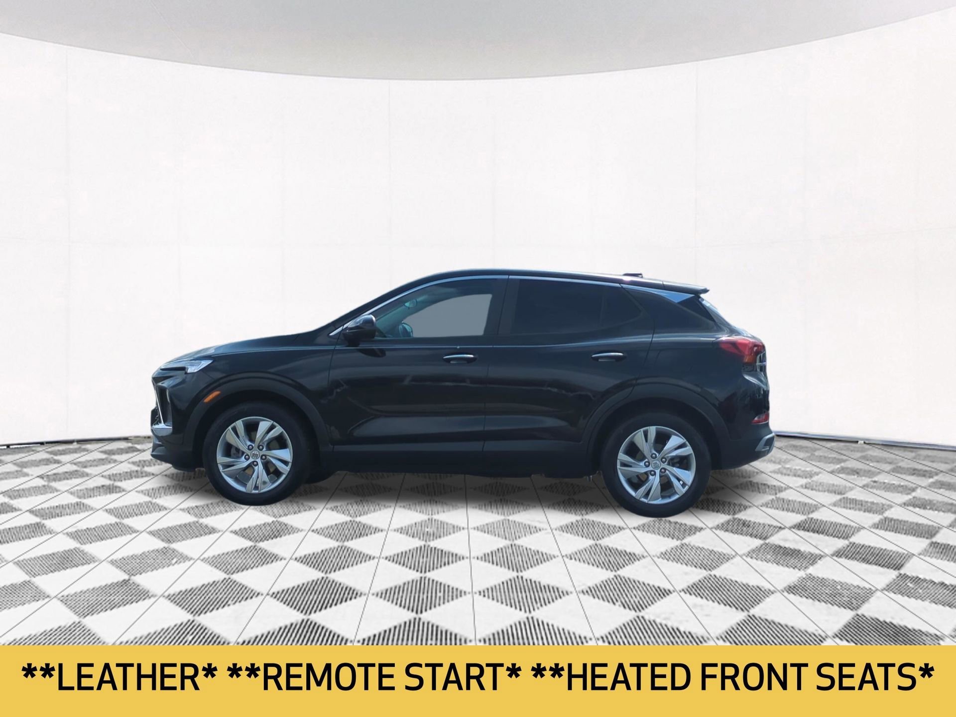 Used 2024 Buick Encore GX Preferred w/ Comfort Package FWD image 2