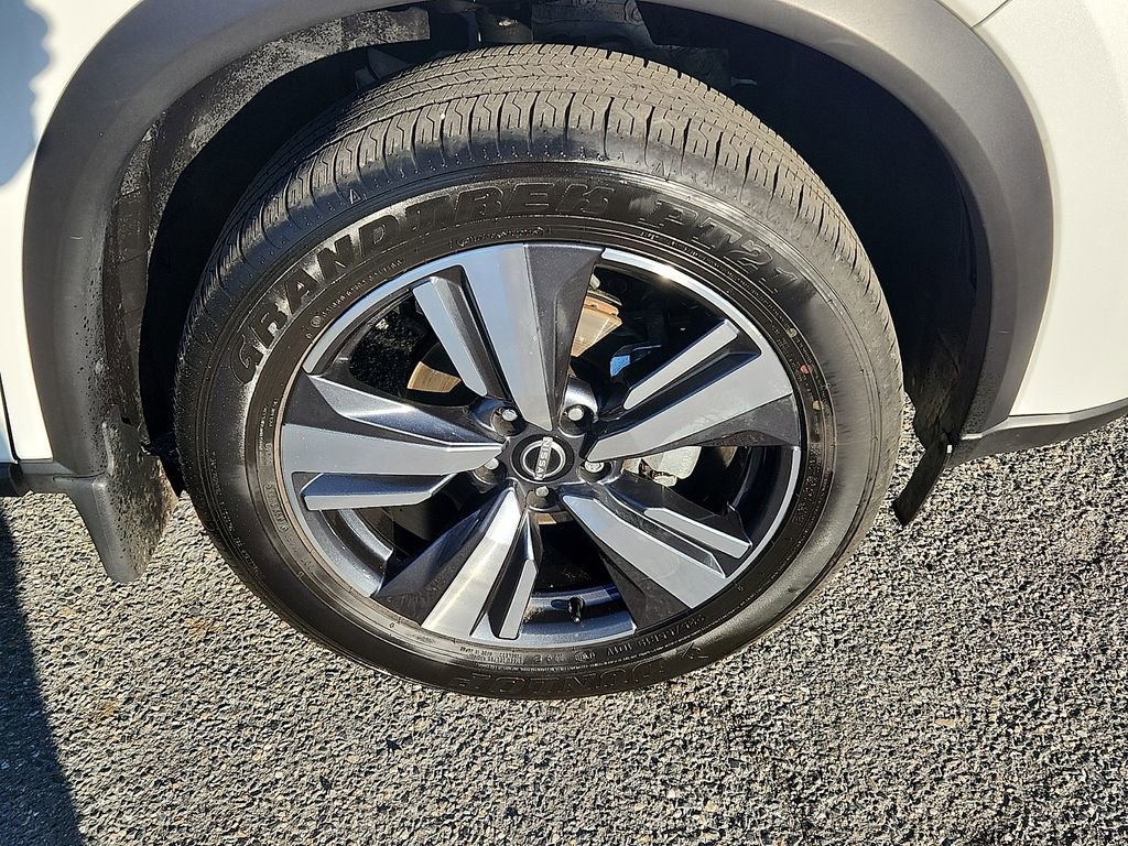 Certified 2025 Nissan Rogue SL image 9