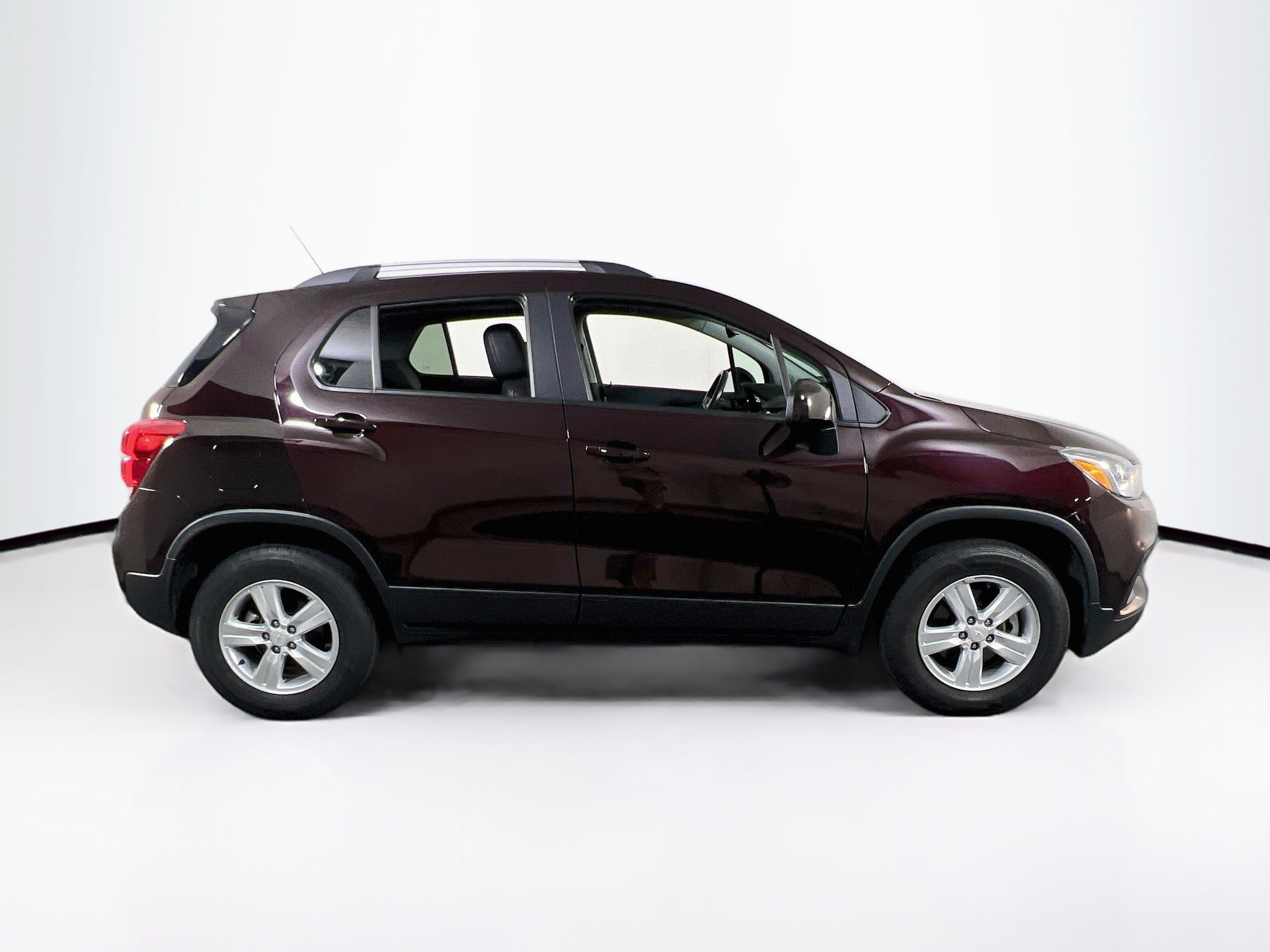 Used 2021 Chevrolet Trax LT w/ LT Convenience Package AWD/4WD image 4
