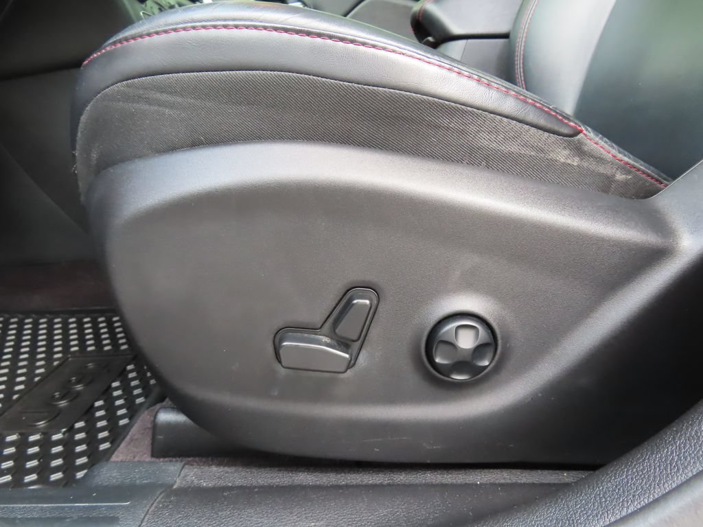 Used 2016 Jeep Cherokee Trailhawk w/ Comfort/Convenience Group AWD/4WD image 9