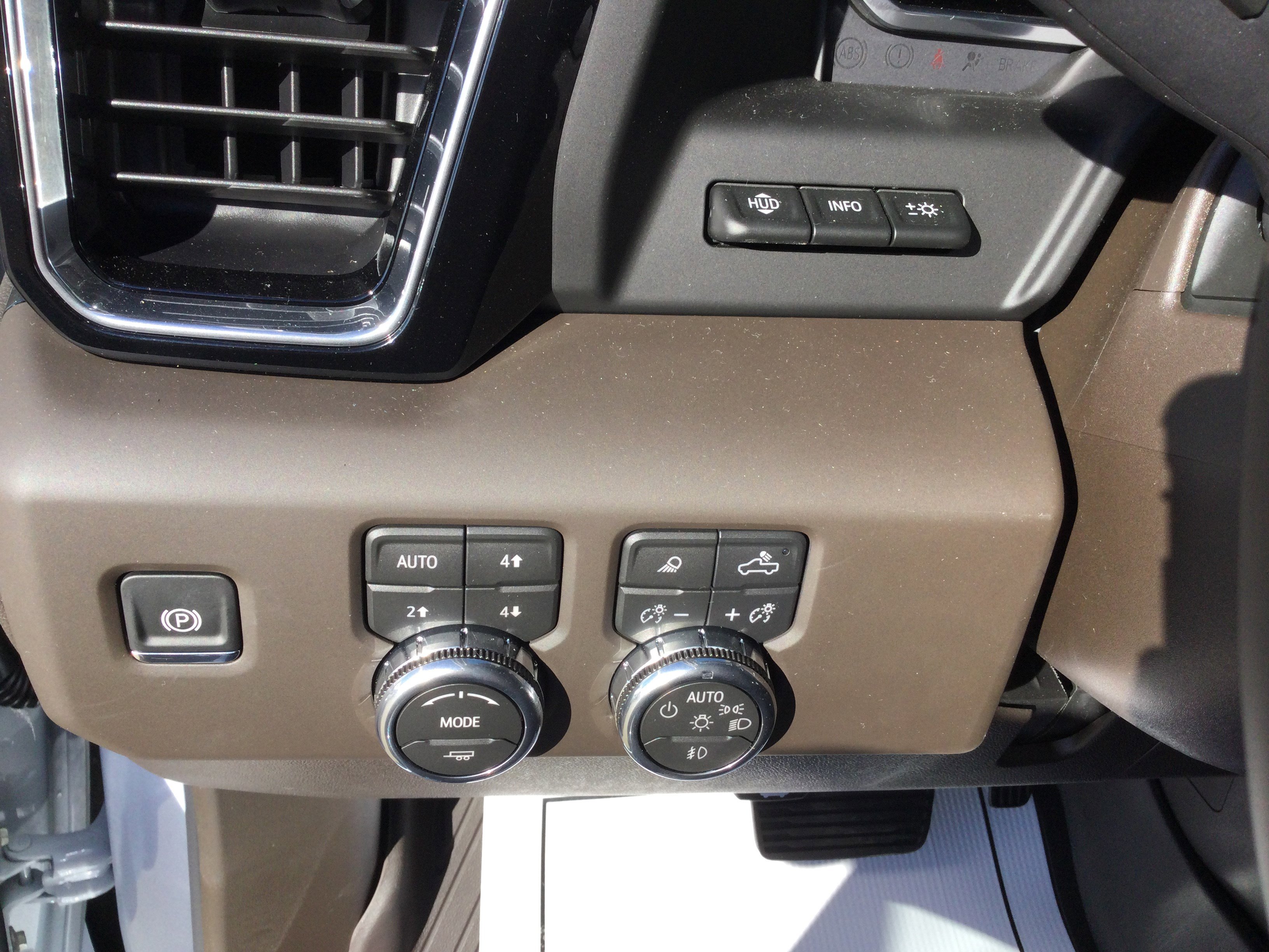 New 2026 GMC Sierra 3500 Denali w/ Denali Reserve Package image 12