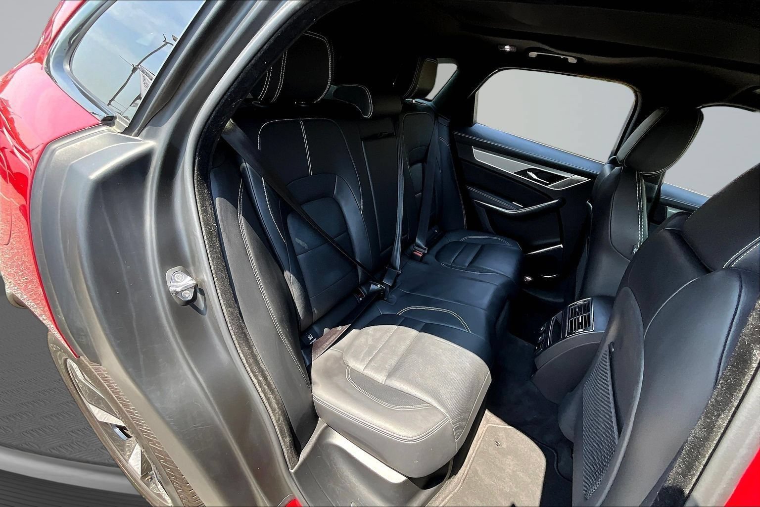 Used 2024 Jaguar F-PACE R-Dynamic S AWD/4WD image 22