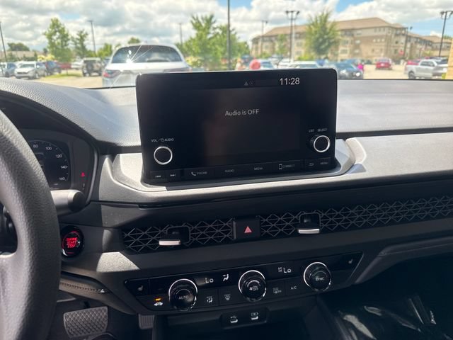 Certified 2025 Honda Accord SE image 14