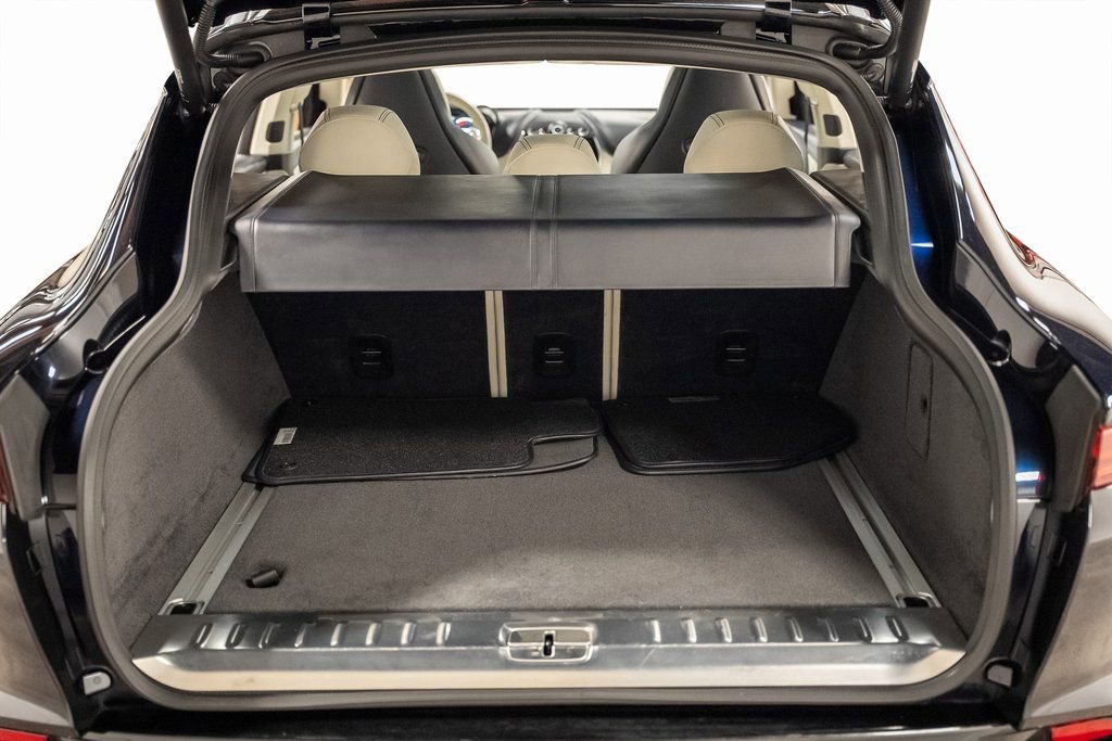 Used 2021 Aston Martin DBX image 47