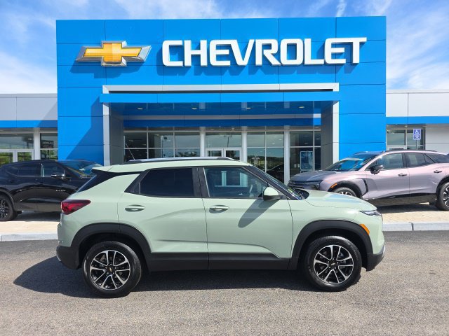 Used 2026 Chevrolet TrailBlazer LT AWD/4WD image 2