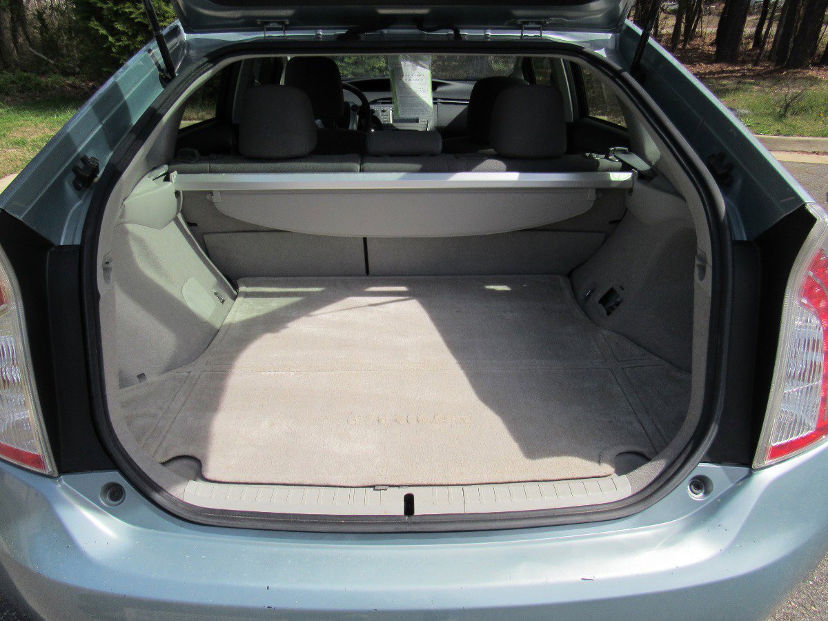 Used 2013 Toyota Prius Two image 9