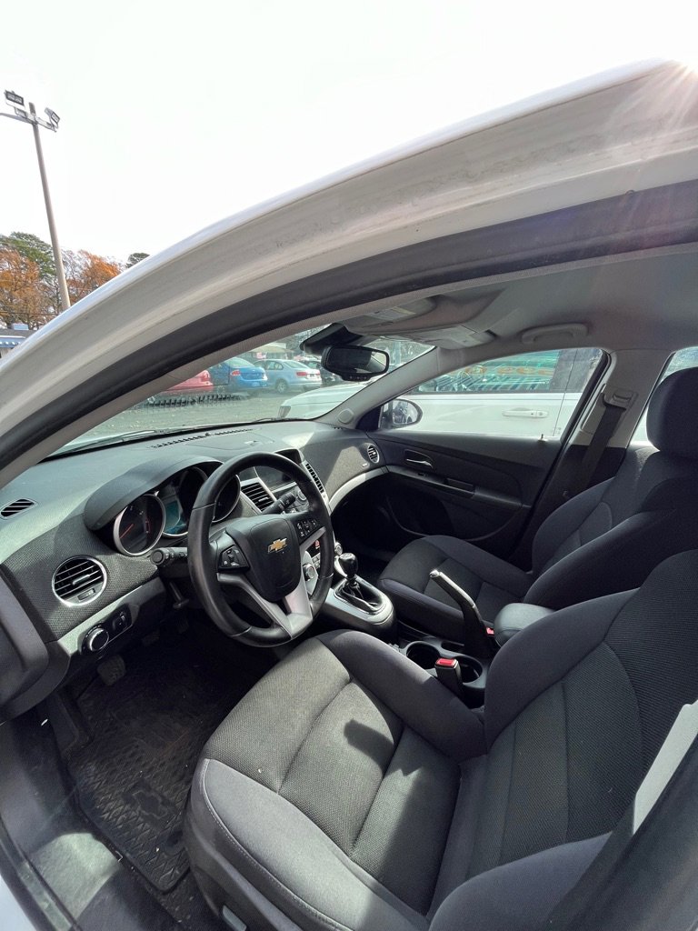 Used 2014 Chevrolet Cruze Eco image 2