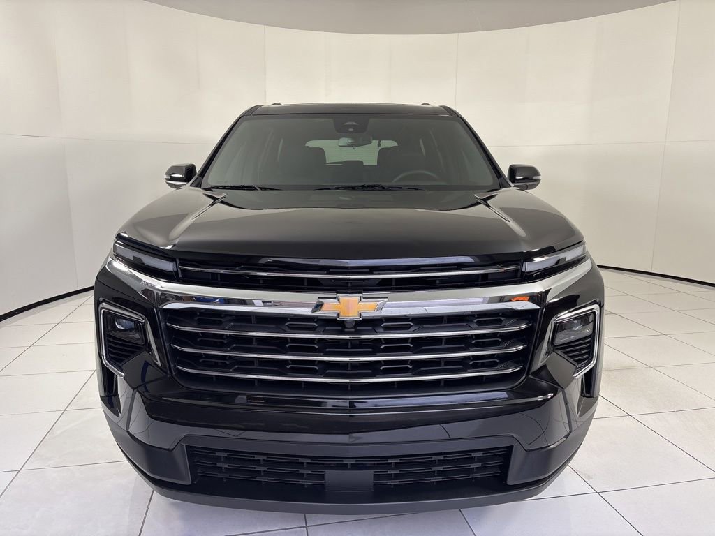 Used 2025 Chevrolet Traverse LT w/ Sun and Wheel Package image 8