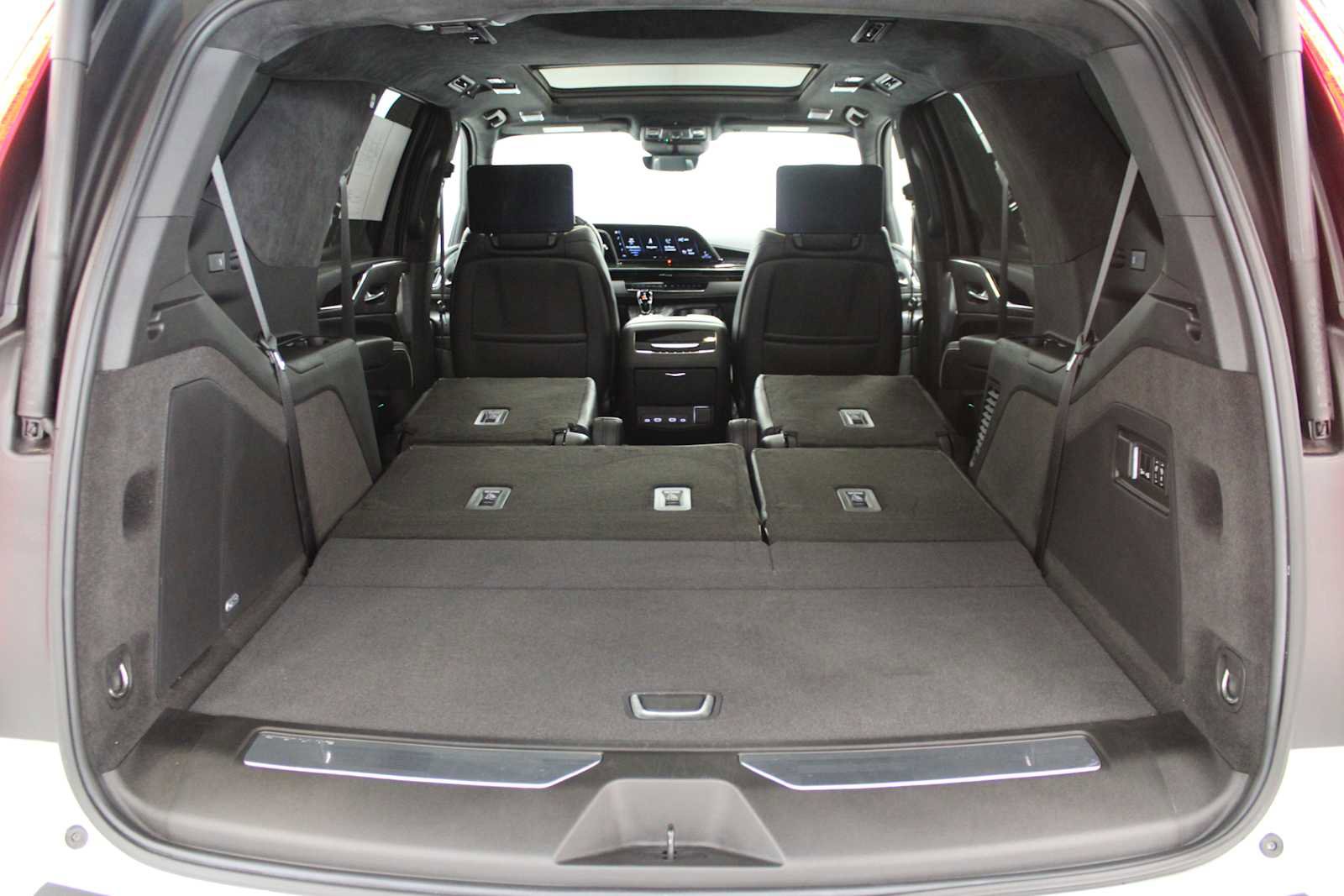Used 2023 Cadillac Escalade V w/ LPO, ONYX Package image 12