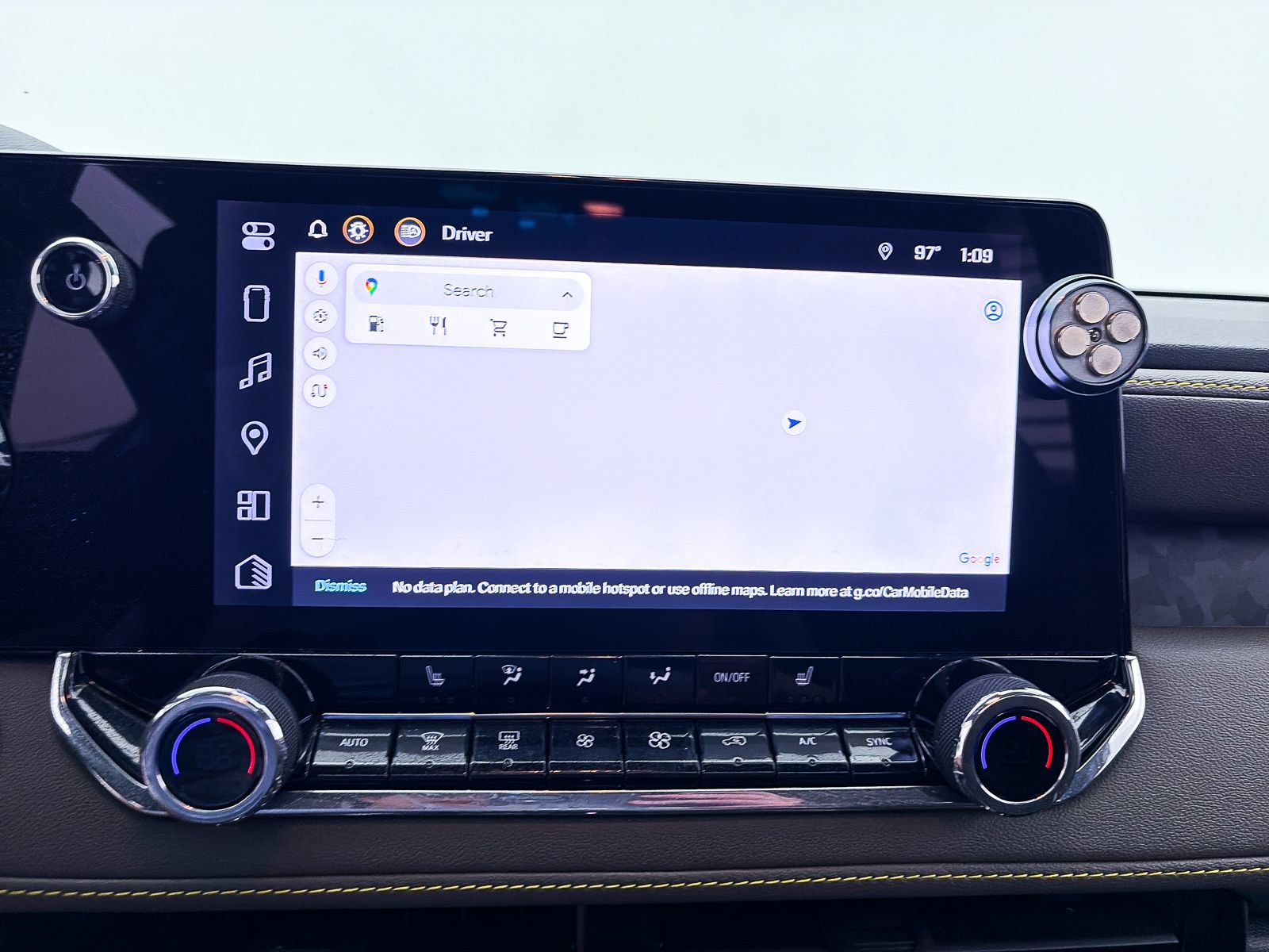 Used 2024 Chevrolet Colorado ZR2 w/ Technology Package AWD/4WD image 8