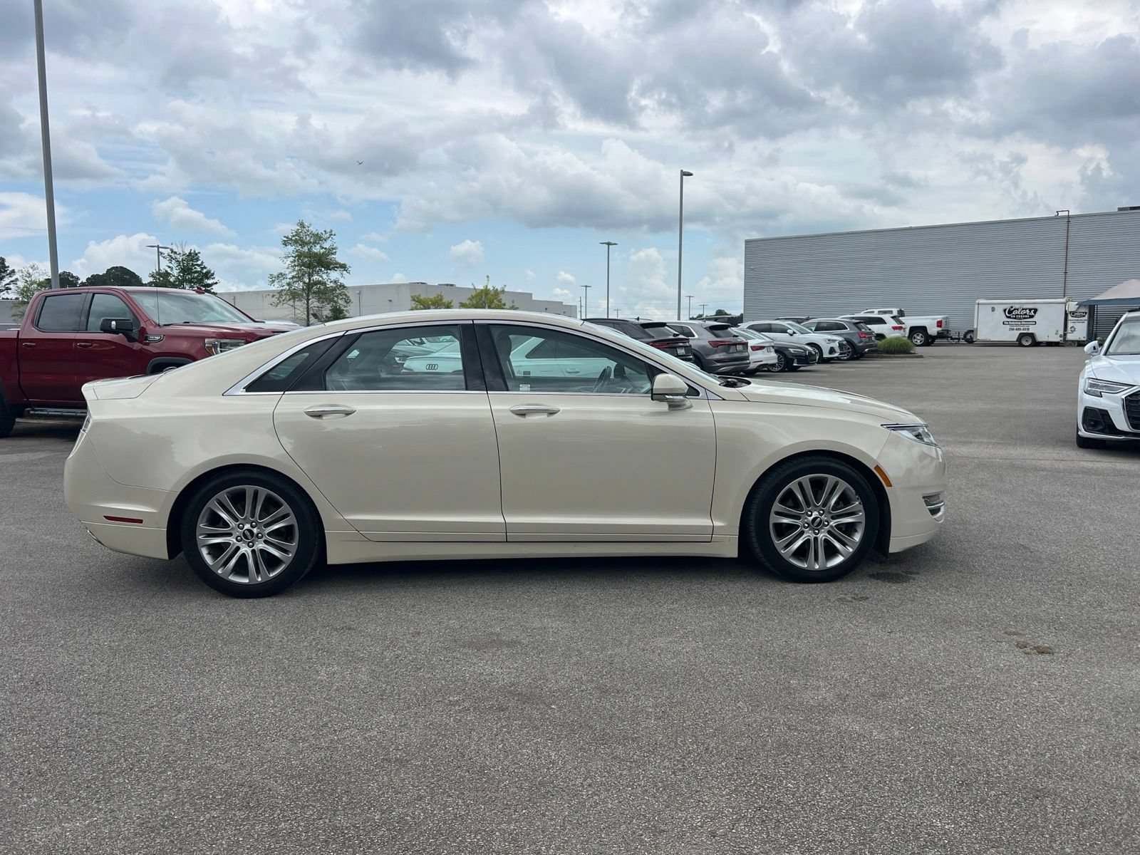 Used 2016 Lincoln MKZ w/ Equipment Group 300A Reserve FWD image 5