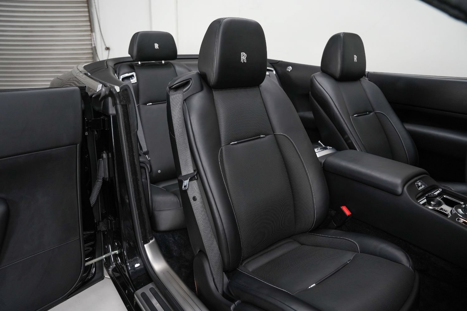 Used 2019 Rolls-Royce Dawn RWD image 29