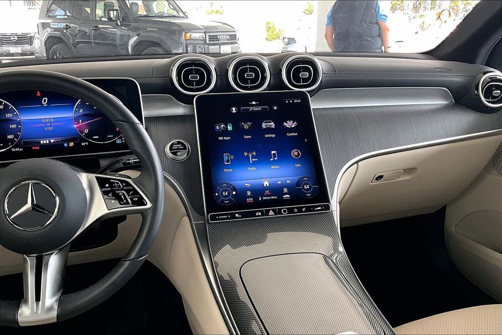 Used 2024 Mercedes-Benz GLC 300 image 9