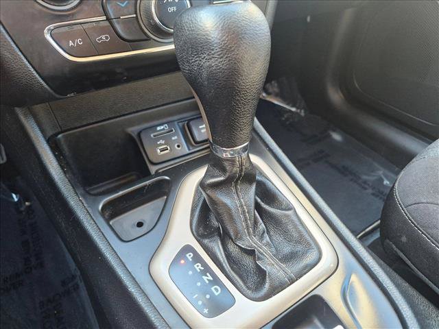 Used 2014 Jeep Cherokee Latitude FWD image 14